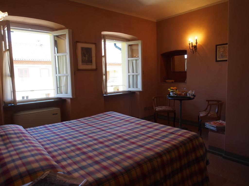 Tenuta Montanello B&B Кастільйоне-Фаллетто Екстер'єр фото